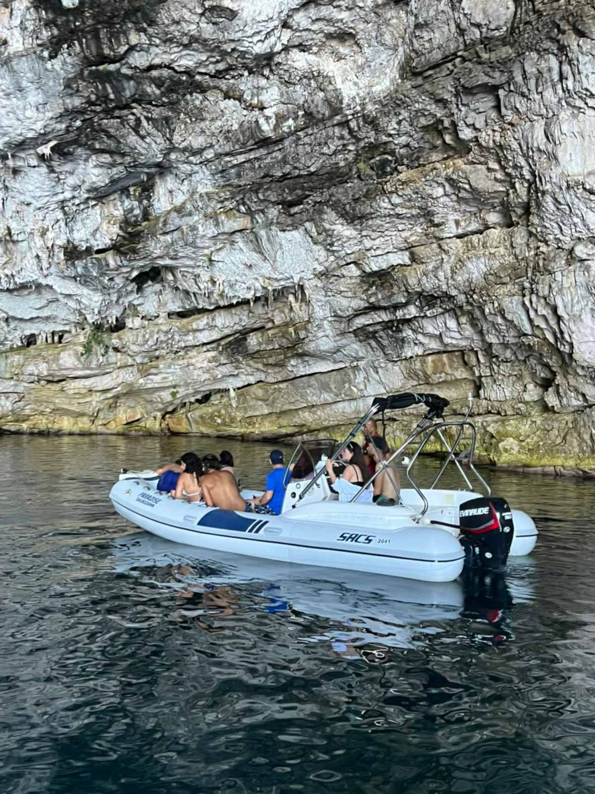Grama Bay & Secret Blue Cave Boat Tour